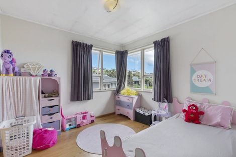 Photo of property in 1/69 Awaroa Road, Helensville, 0800