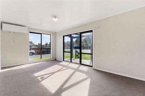 Photo of property in 1 Lansdown Place, Papakura, 2110