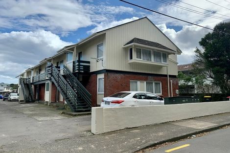 Photo of property in 2/12 Trevethick Grove, Woburn, Lower Hutt, 5010