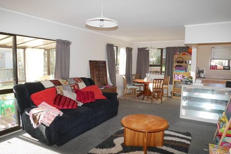 Photo of property in 13 Redwood Close, Paraparaumu, 5032