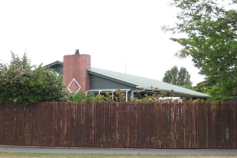 Photo of property in 40 Burnside Crescent, Burnside, Christchurch, 8053