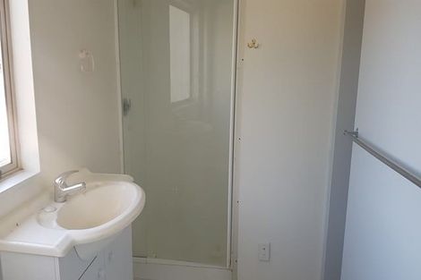 Photo of property in 8a Blockhouse Bay Road, Avondale, Auckland, 1026