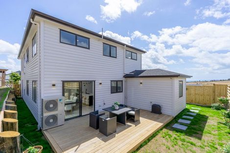 Photo of property in 10 Rockpool Road, Orewa, 0931