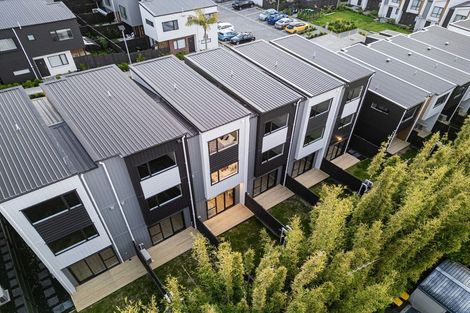 Photo of property in 3 Don Oliver Lane, Glen Eden, 0602