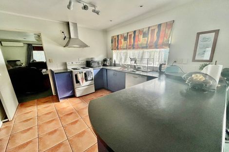 Photo of property in 57 Stratford Road, Manurewa, Auckland, 2105