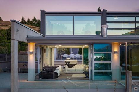 Photo of property in 3 Botting Place, Wanaka, 9305