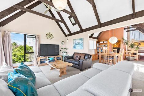 Photo of property in 75 Cypress Drive, Maungaraki, Lower Hutt, 5010