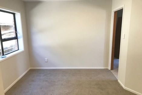 Photo of property in 1/150 Beach Road, Campbells Bay, Auckland, 0630