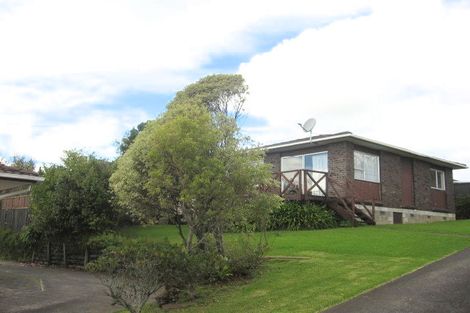 Photo of property in 2/8 Tromie Place, Highland Park, Auckland, 2010