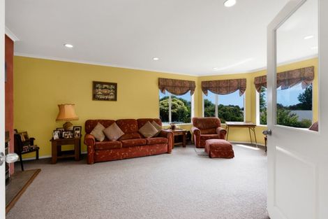 Photo of property in 25 Ashmore Drive, Frankleigh Park, New Plymouth, 4310