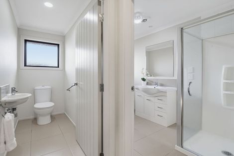 Photo of property in 2 Pegasus Place, Kelvin Grove, Palmerston North, 4414