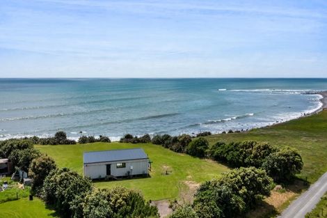 Photo of property in 317 Porikapa Road, Warea, New Plymouth, 4381