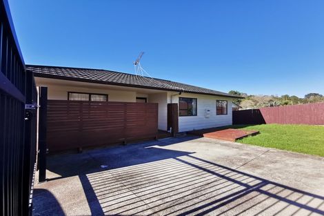 Photo of property in 2/215 Glengarry Road, Glen Eden, Auckland, 0602