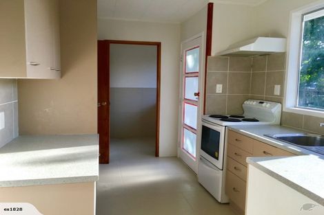 Photo of property in 19 Glennandrew Drive, Half Moon Bay, Auckland, 2012