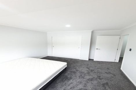 Photo of property in 425d Great South Road, Opaheke, Papakura, 2113