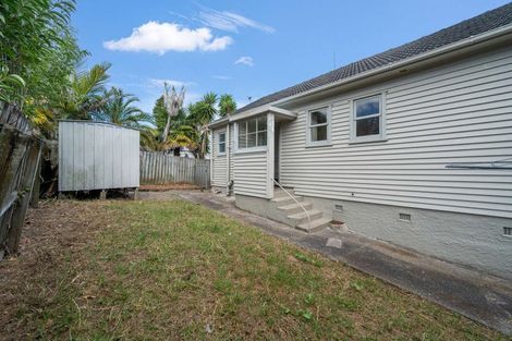 Photo of property in 17 Blacklock Avenue, Henderson, Auckland, 0612