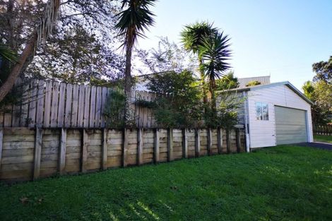 Photo of property in 90 Kemp Road, Massey, Auckland, 0614