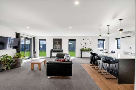 Photo of property in 10 Kohunga Crescent, Bottle Lake, Christchurch, 8083