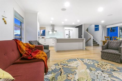 Photo of property in 9a Heathcote Road, Castor Bay, Auckland, 0620
