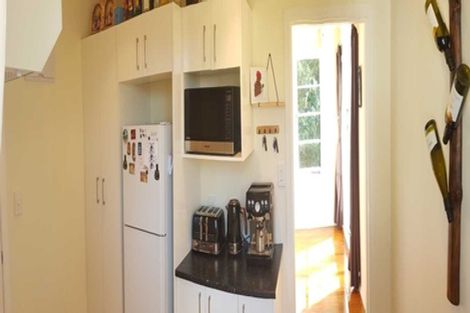 Photo of property in 30 Kamara Road, Glen Eden, Auckland, 0602