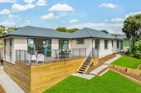 Photo of property in 223b Mount Pleasant Road, Mount Pleasant, Christchurch, 8081