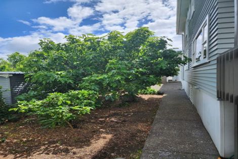 Photo of property in 302 Rangatira Road, Beach Haven, Auckland, 0626