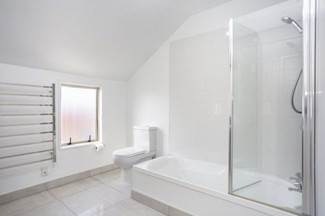 Photo of property in 1 Rosefield Lane, Northcote, Christchurch, 8052