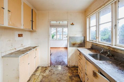 Photo of property in 15 Peters Avenue, Cloverlea, Palmerston North, 4412