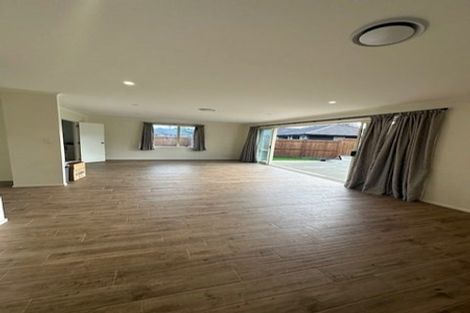 Photo of property in 13 Riverboat Lane, Helensville, 0800