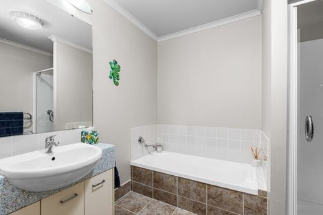 Photo of property in 34 Terracotta Drive, Blockhouse Bay, Auckland, 0600