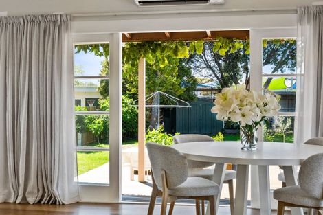 Photo of property in 3 Moeller Street, Taradale, Napier, 4112