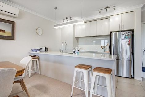 Photo of property in 10 Rewa Rewa Lane, Orewa, 0931