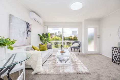 Photo of property in 3/240 Hurstmere Road, Takapuna, Auckland, 0622