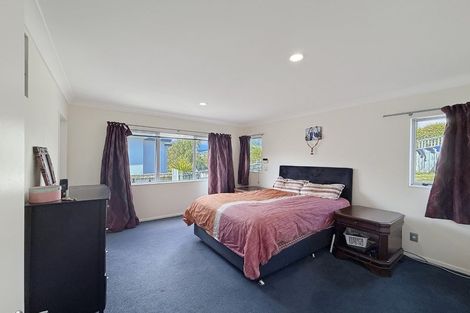 Photo of property in 5 Erlestoke Crescent, Churton Park, Wellington, 6037