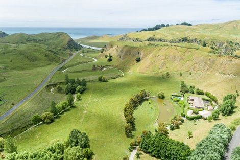 Photo of property in 11 Mangakuri Road, Kairakau, Havelock North, 4295