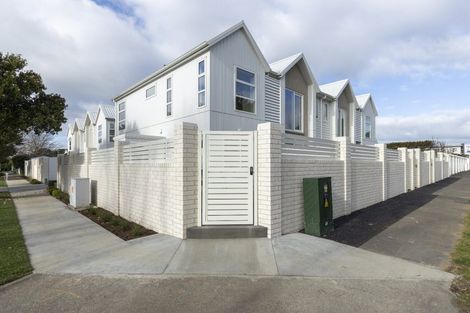Photo of property in 1/4 Cracroft Street, Welbourn, New Plymouth, 4310