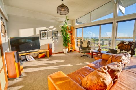 Photo of property in 25 Domain Terrace, Karoro, Greymouth, 7805
