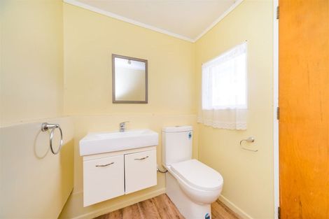 Photo of property in 5 Tararua Terrace, Cloverlea, Palmerston North, 4412