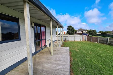 Photo of property in 13 Hickey Place, Opunake, 4616