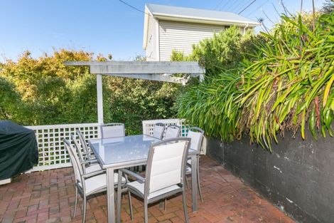 Photo of property in 46 Apuka Street, Brooklyn, Wellington, 6021
