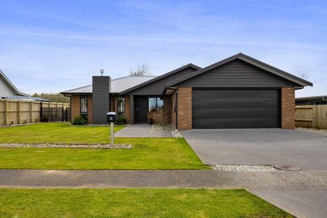 Photo of property in 6 Montague Grove, Stratford, 4332