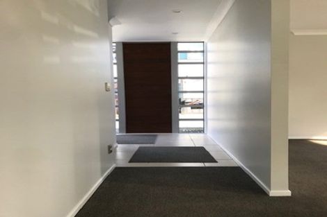 Photo of property in 11m Clearwater Cove, West Harbour, Auckland, 0618