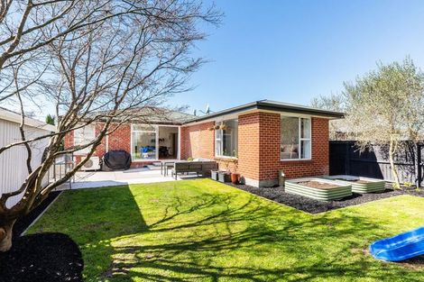 Photo of property in 11 Croziers Road, St Albans, Christchurch, 8052