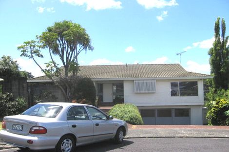 Photo of property in 30 Fowler Street, Northcote, Auckland, 0627