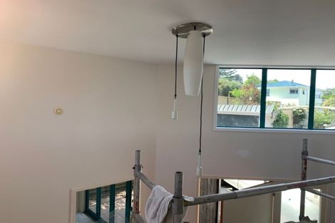 Photo of property in 2/23 Barker Rise, Northcross, Auckland, 0632