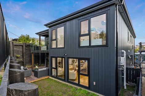 Photo of property in 48a Peter Terrace, Castor Bay, Auckland, 0620