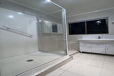 Photo of property in 2/54 Ray Small Drive, Pahurehure, Papakura, 2113