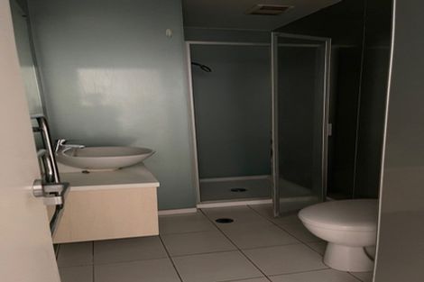 Photo of property in Alpha Apartments, 704/17 Vogel Lane, Auckland Central, Auckland, 1010