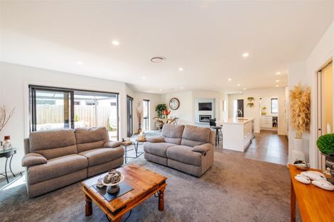 Photo of property in 36 Freedom Drive, Kelvin Grove, Palmerston North, 4414