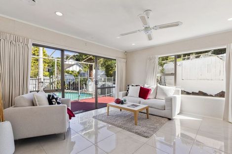 Photo of property in 203 Chelsea View Drive, Chatswood, Auckland, 0626